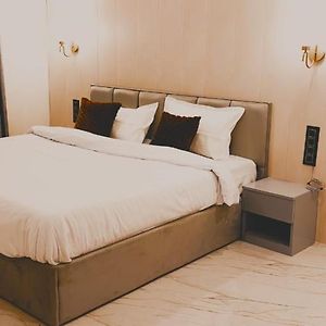 Deluxe Double Room Bath
